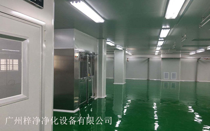 風淋室主要用于對進入潔凈室的人員進行預處理，以減少帶入的塵埃和污染物。