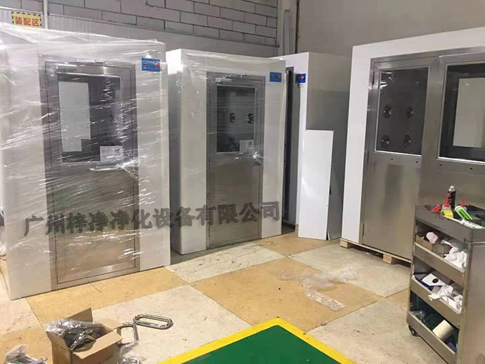 風淋室構成了一個完整的空氣凈化系統 風淋室構成了一個完整的空氣凈化系統