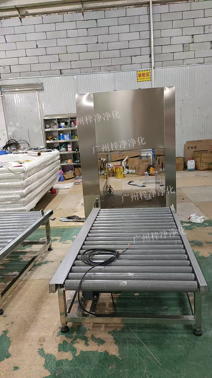 自動門層流傳遞窗可配合輸送線兩端設(shè)有自動門，實現(xiàn)物品的自動進出，減少人工操作。