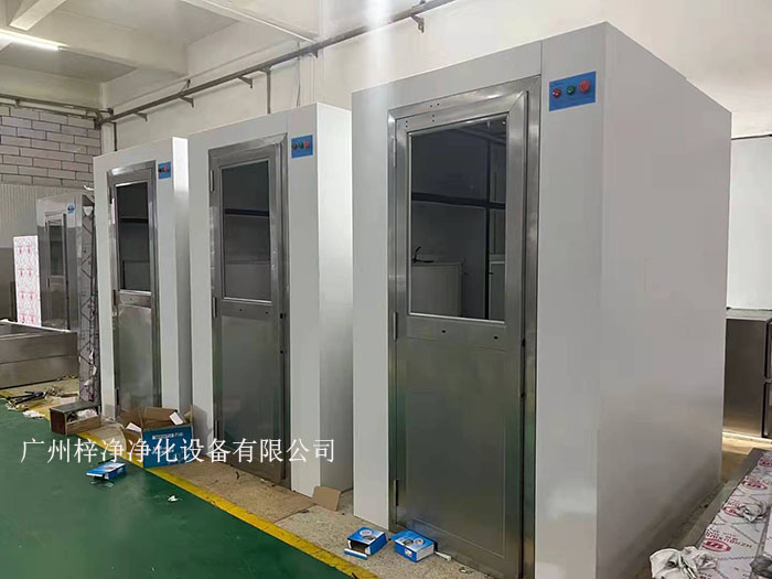 風(fēng)淋室風(fēng)機(jī)和高效過濾器的定期檢查與維護(hù)保養(yǎng)是確保潔凈室空氣質(zhì)量的關(guān)鍵環(huán)節(jié)。