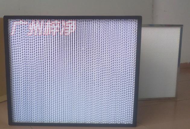 HS有隔板高效過濾器 HS有隔板高效過濾器可廣泛用于光學電子、LCD液晶制造,生物醫(yī)藥、精密儀器、飲料食品,PCB印刷等行業(yè)無塵凈化車間的空調(diào)末端送風處。
